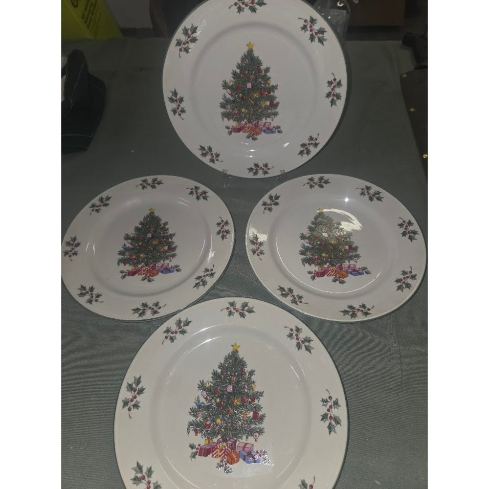 Gibson Everyday Christmas Tree Dinner Plates Set of 4 Holly Berries 10.5 Inch